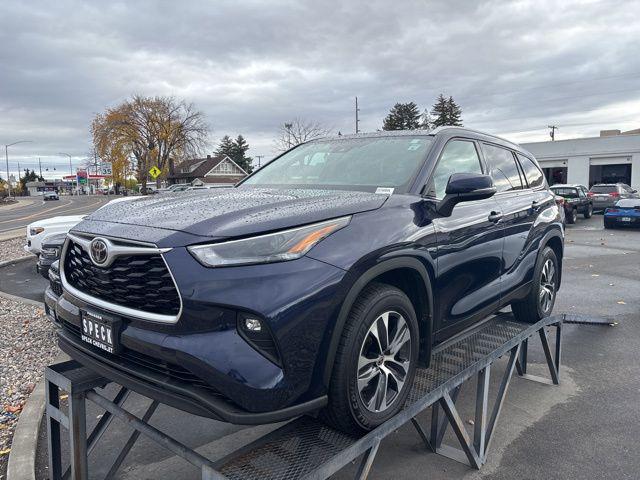 used 2022 Toyota Highlander car, priced at $33,936