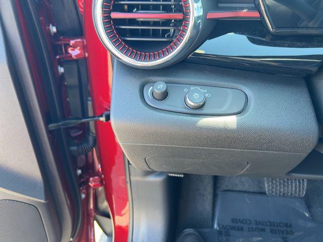 new 2025 Chevrolet Trax car, priced at $26,190