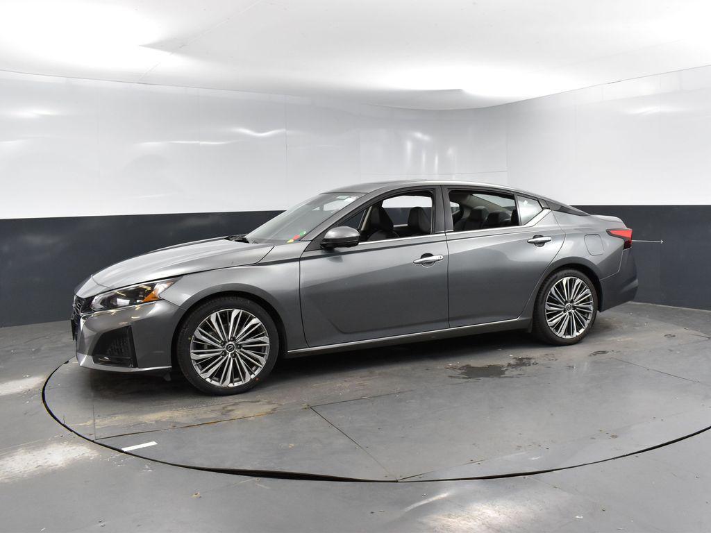 used 2023 Nissan Altima car, priced at $21,908