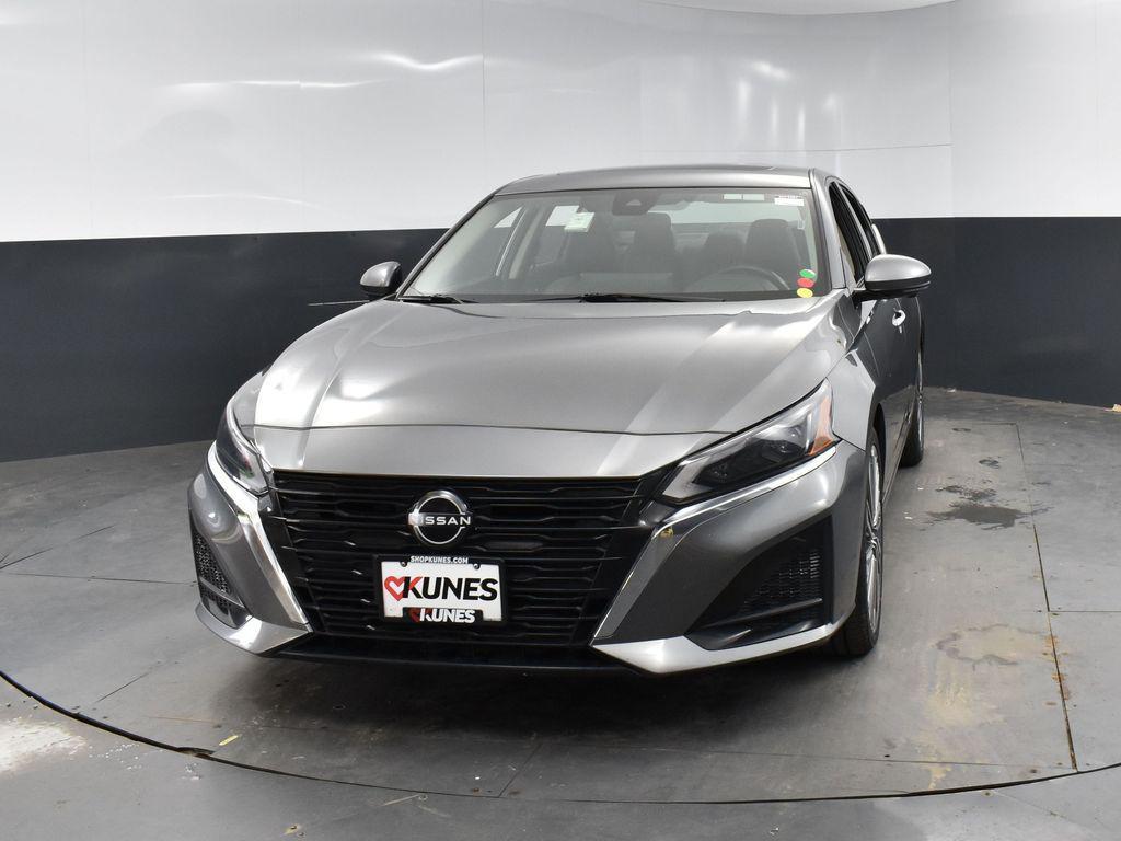 used 2023 Nissan Altima car, priced at $21,908