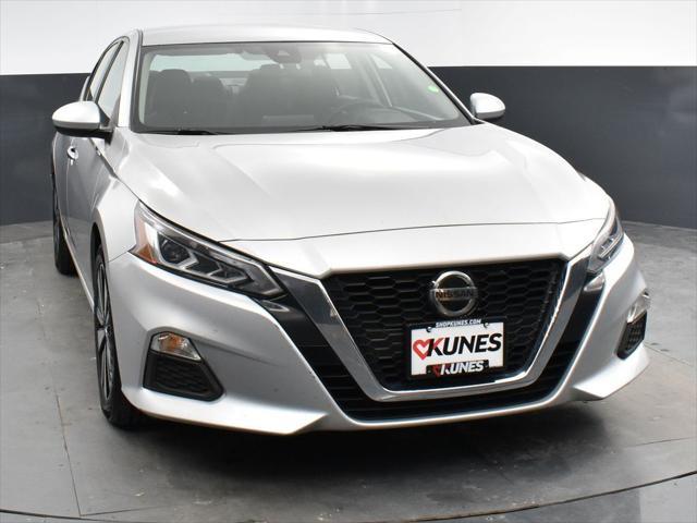 used 2022 Nissan Altima car, priced at $19,900