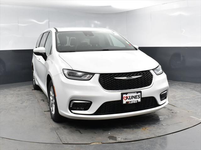 used 2023 Chrysler Pacifica car, priced at $23,500