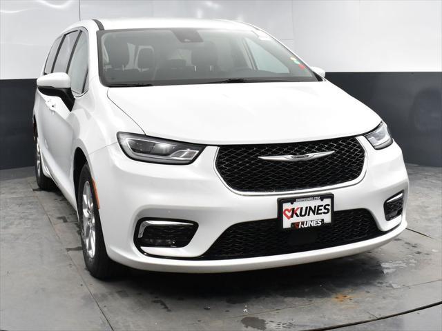 used 2023 Chrysler Pacifica car, priced at $23,500