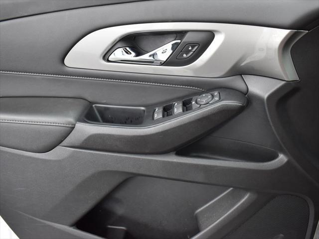 used 2023 Chevrolet Traverse car, priced at $27,000