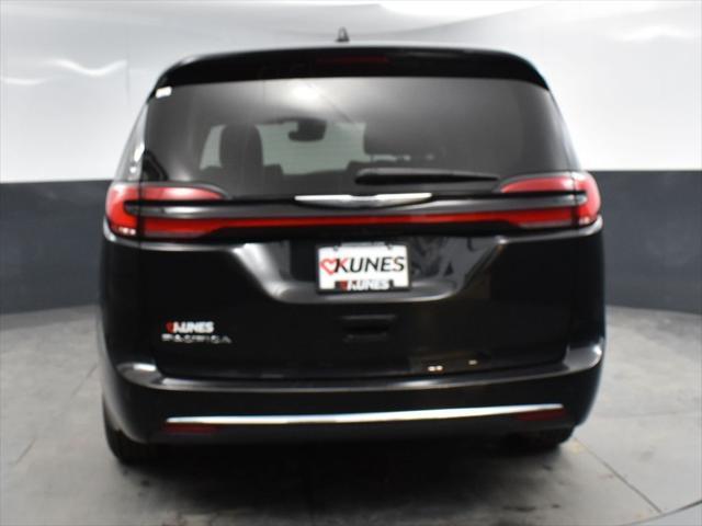 used 2023 Chrysler Pacifica car, priced at $23,000