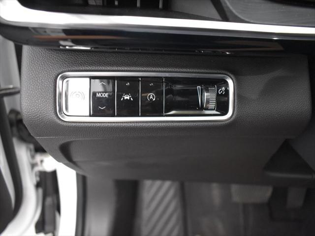 used 2024 Buick Envision car, priced at $25,890
