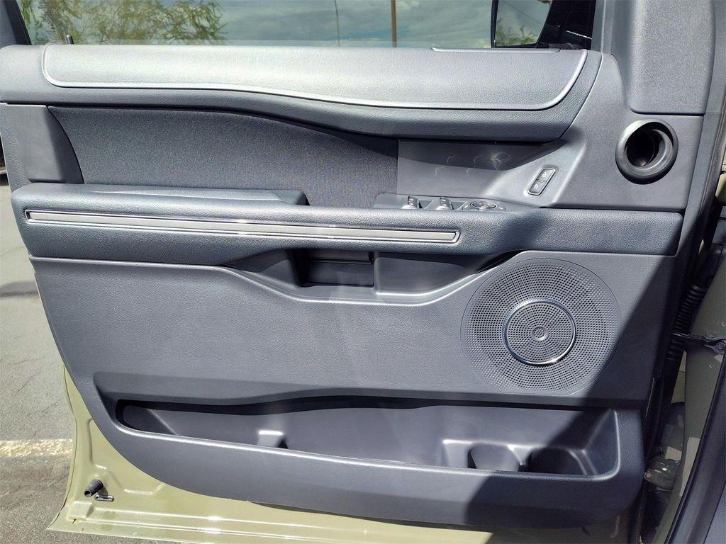 used 2024 Ford Expedition car, priced at $47,855