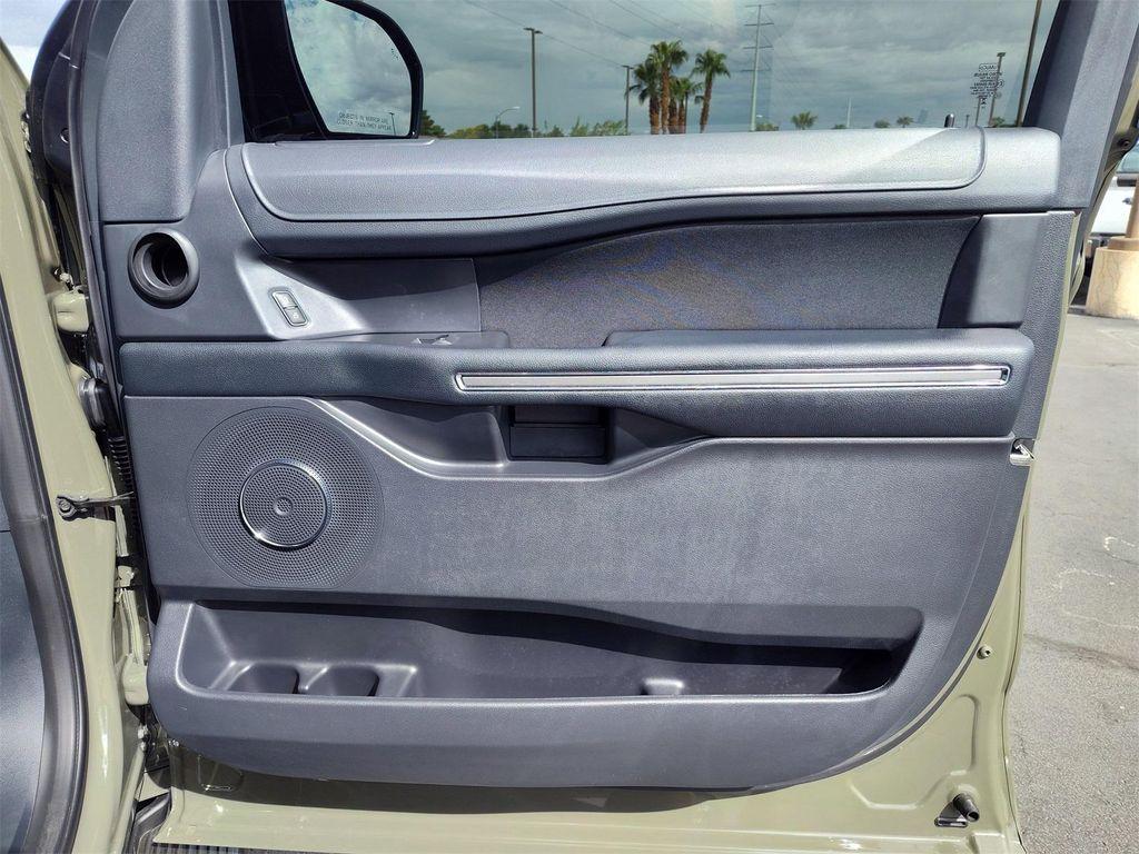 used 2024 Ford Expedition car, priced at $47,855
