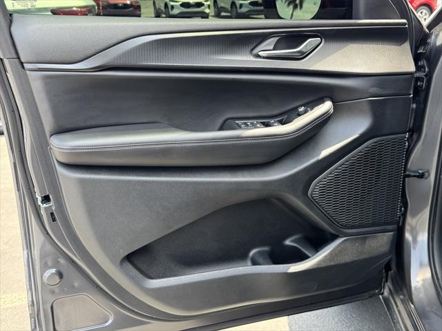 used 2024 Jeep Grand Cherokee car, priced at $32,990