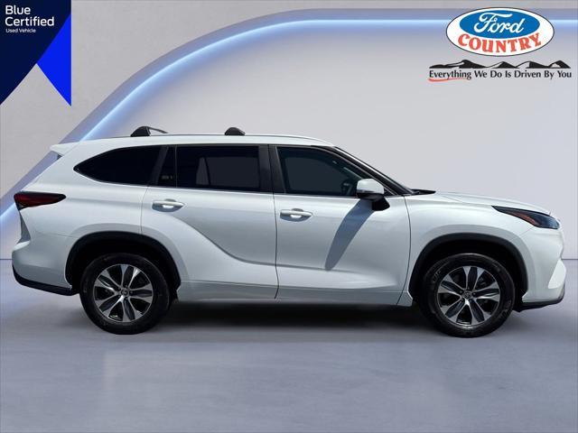 used 2023 Toyota Highlander car, priced at $40,995