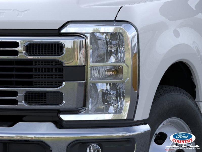 new 2025 Ford F-350 car, priced at $54,787