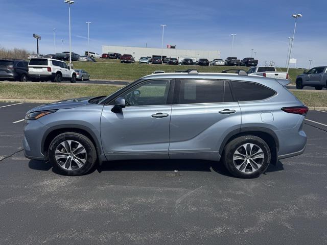 used 2022 Toyota Highlander Hybrid car, priced at $32,905
