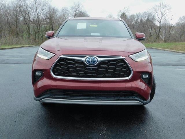 used 2022 Toyota Highlander Hybrid car, priced at $42,685