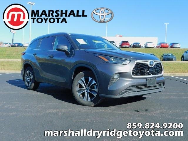 used 2022 Toyota Highlander car, priced at $34,694