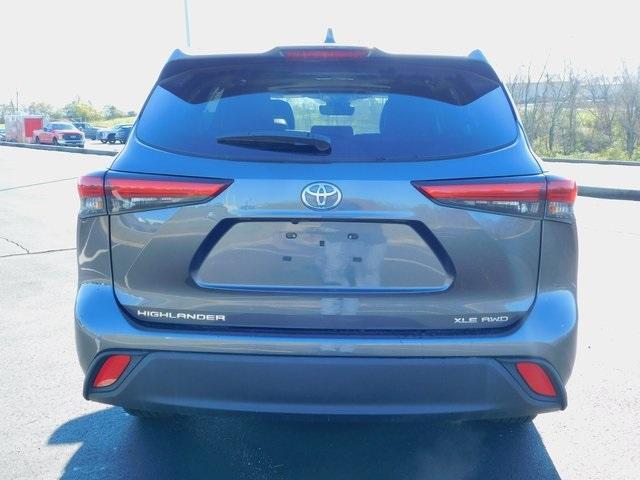 used 2022 Toyota Highlander car, priced at $34,694