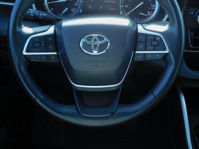 used 2022 Toyota Highlander car, priced at $34,694