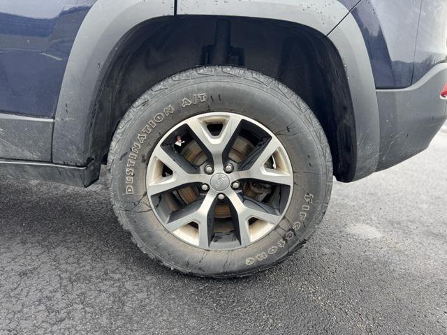 used 2014 Jeep Cherokee car, priced at $13,457