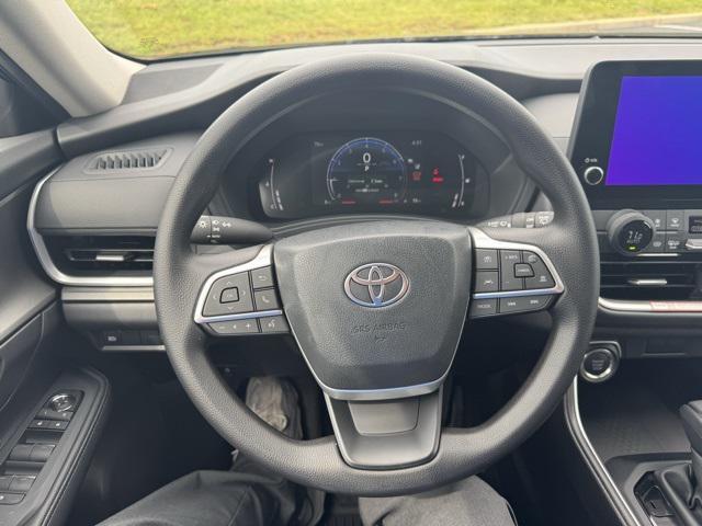 new 2025 Toyota Highlander car, priced at $42,958