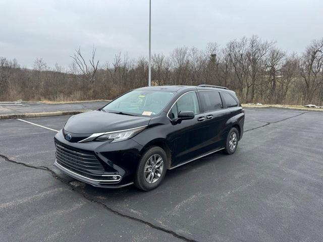 used 2023 Toyota Sienna car, priced at $39,461