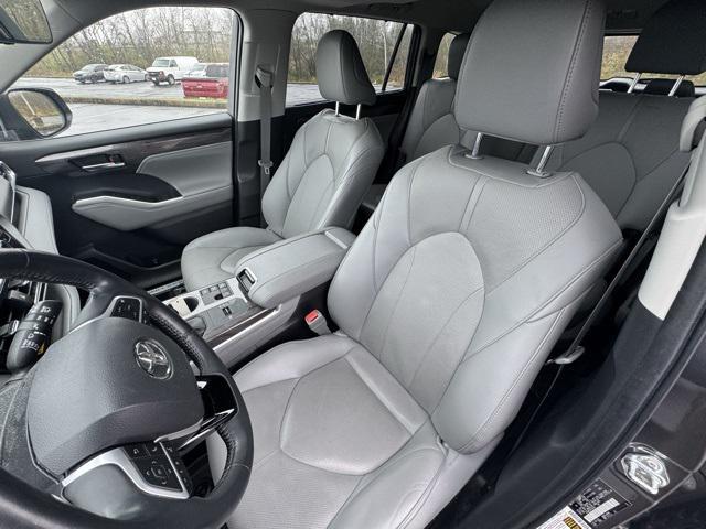 used 2023 Toyota Highlander Hybrid car, priced at $41,600