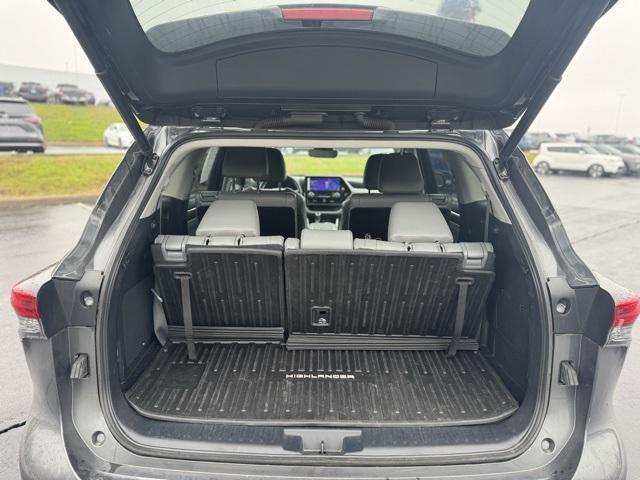 used 2023 Toyota Highlander Hybrid car, priced at $41,600