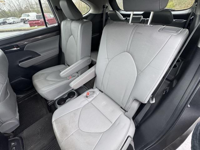 used 2023 Toyota Highlander Hybrid car, priced at $41,600