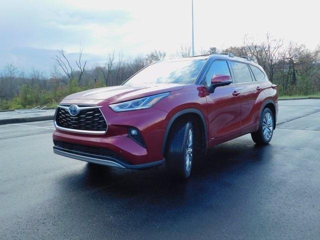 used 2024 Toyota Highlander Hybrid car, priced at $50,989