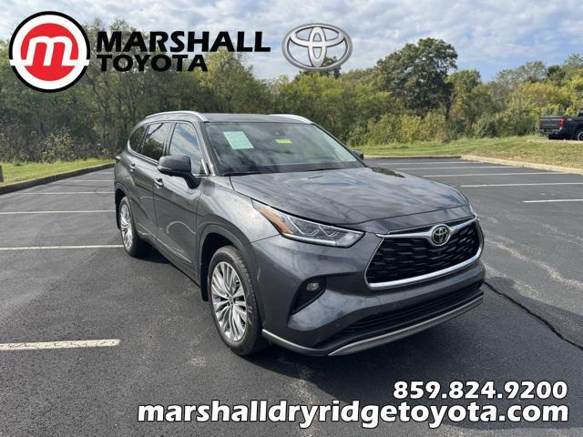 used 2025 Toyota Highlander car, priced at $51,899