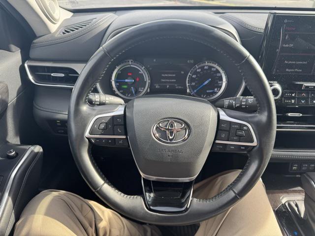 used 2022 Toyota Highlander Hybrid car, priced at $36,539