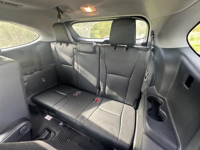 used 2022 Toyota Highlander Hybrid car, priced at $36,539