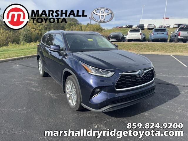 used 2022 Toyota Highlander Hybrid car, priced at $36,989