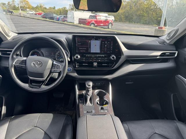 used 2022 Toyota Highlander Hybrid car, priced at $36,539