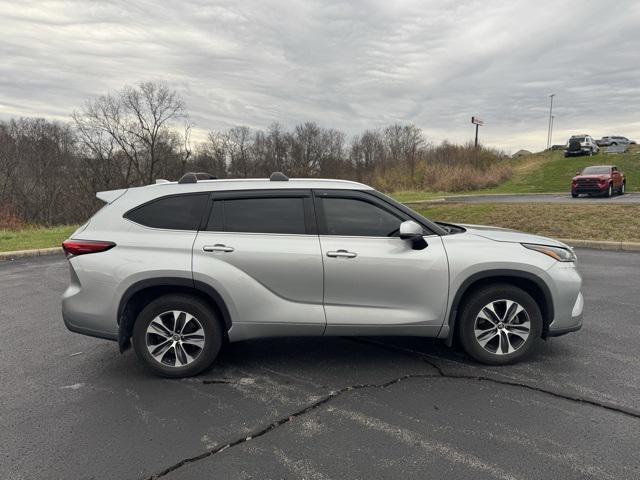 used 2021 Toyota Highlander car, priced at $31,578