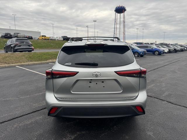 used 2021 Toyota Highlander car, priced at $31,578