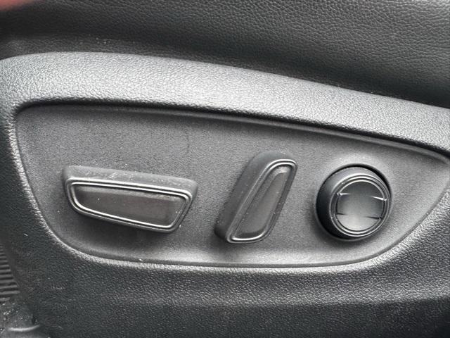 used 2021 Toyota Highlander car, priced at $31,578