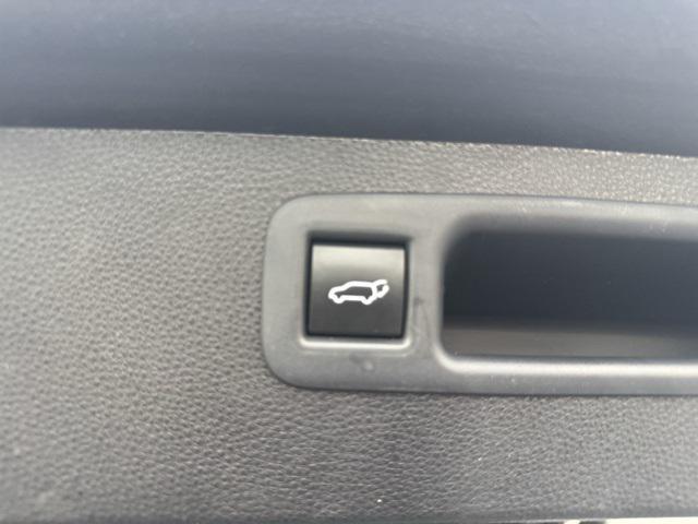 used 2021 Toyota Highlander car, priced at $31,578