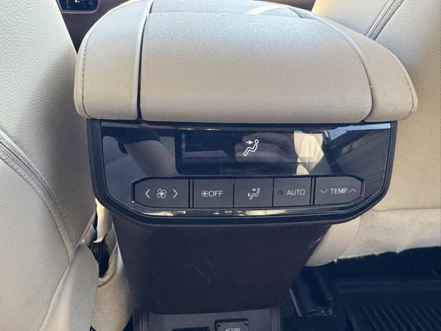 used 2021 Toyota Highlander Hybrid car, priced at $28,252