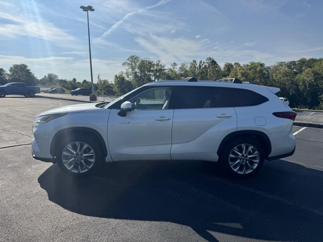 used 2021 Toyota Highlander Hybrid car, priced at $28,252