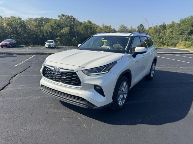 used 2021 Toyota Highlander Hybrid car, priced at $28,252