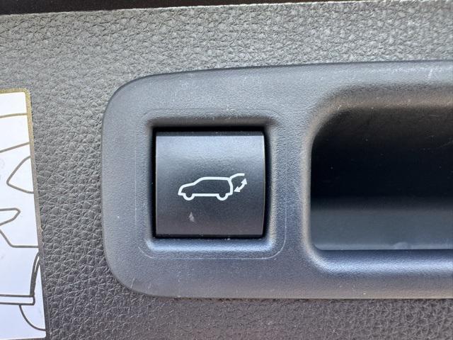 used 2021 Toyota Highlander Hybrid car, priced at $28,252