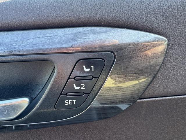 used 2021 Toyota Highlander Hybrid car, priced at $28,252