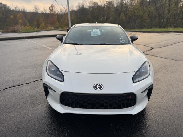 new 2025 Toyota GR86 car, priced at $39,624