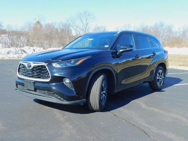 used 2023 Toyota Highlander car, priced at $36,998