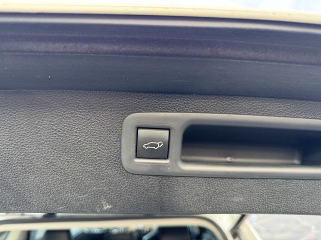 used 2022 Toyota Highlander car, priced at $35,363