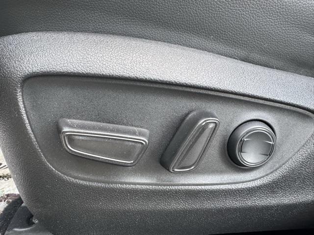 used 2022 Toyota Highlander car, priced at $35,363