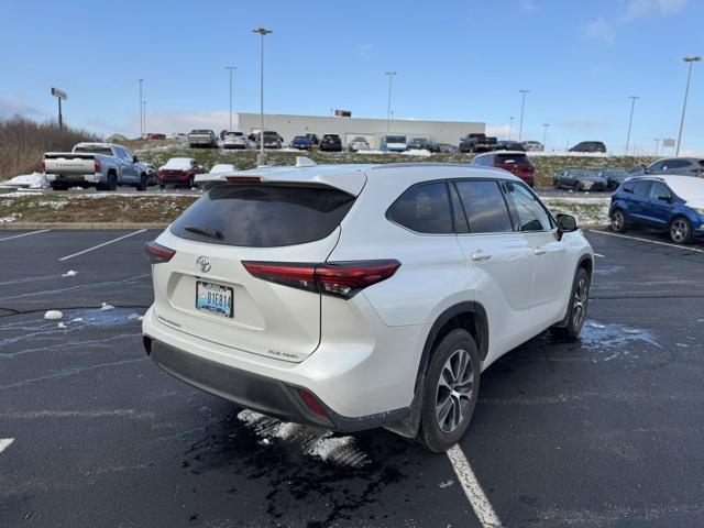 used 2022 Toyota Highlander car, priced at $35,363