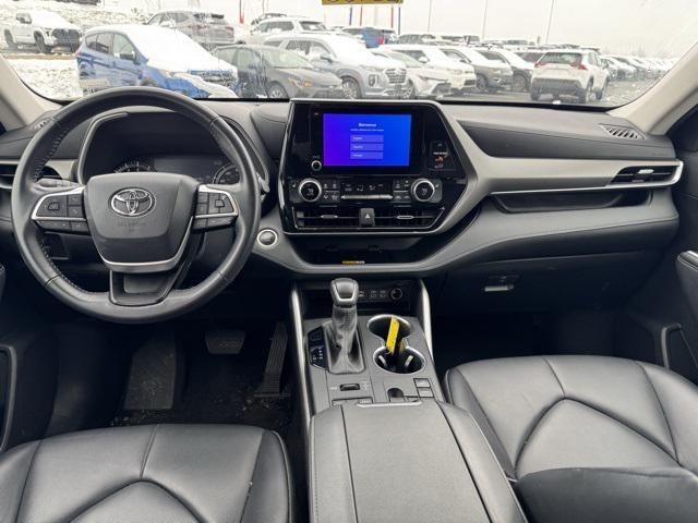 used 2024 Toyota Highlander car, priced at $36,284