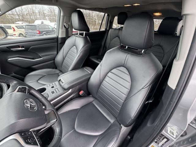 used 2024 Toyota Highlander car, priced at $36,284