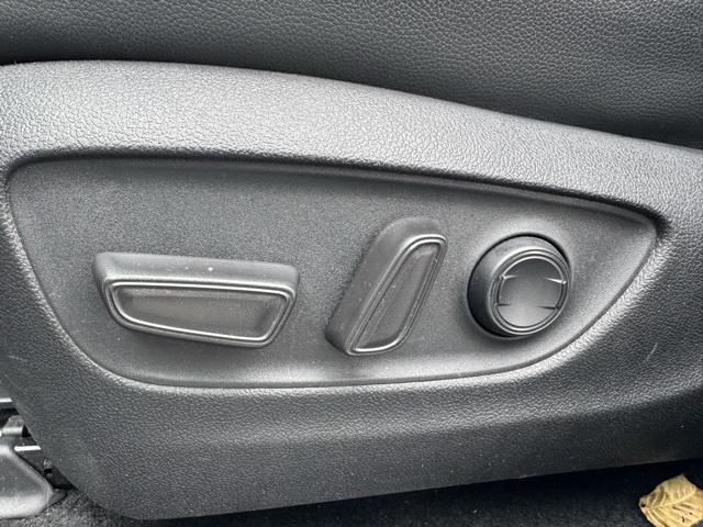 used 2024 Toyota Highlander car, priced at $36,284