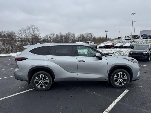 used 2024 Toyota Highlander car, priced at $36,284